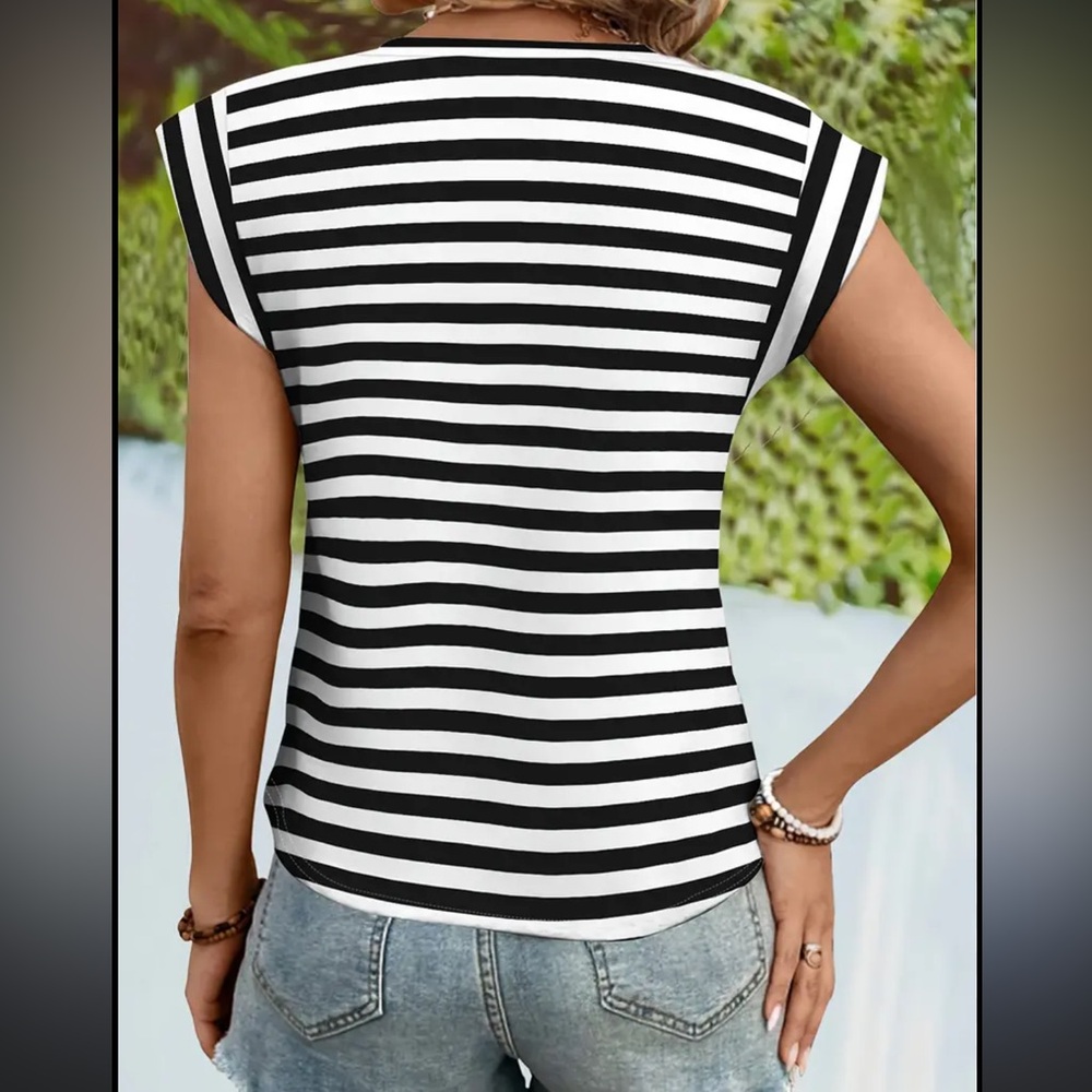 Express Shirt - black/white stripe cap sleeve zip front blouse